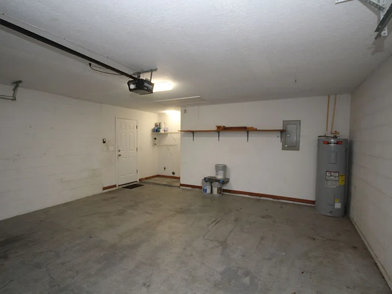 810 Montana Ave — Photo 18