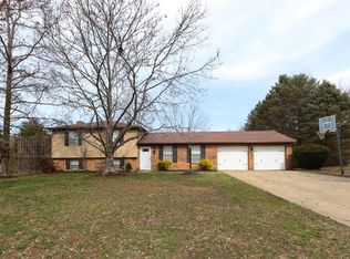 2992 Cumberland Dr, Lawrenceburg, IN 47025