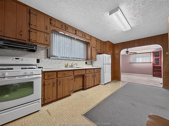 3rd image of 86 Lamila St