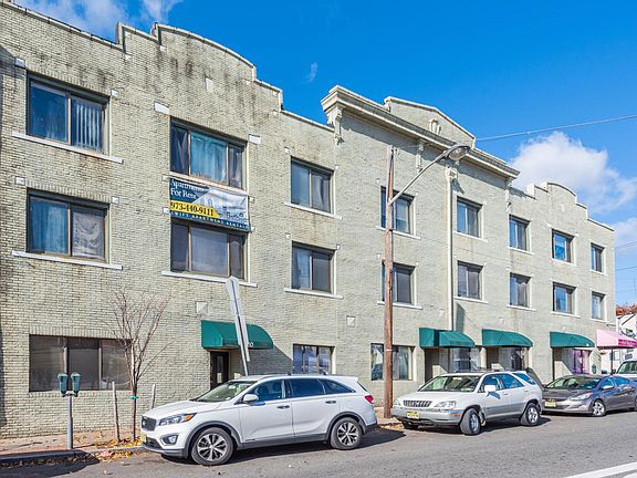 2nd image of 300 Main St #8