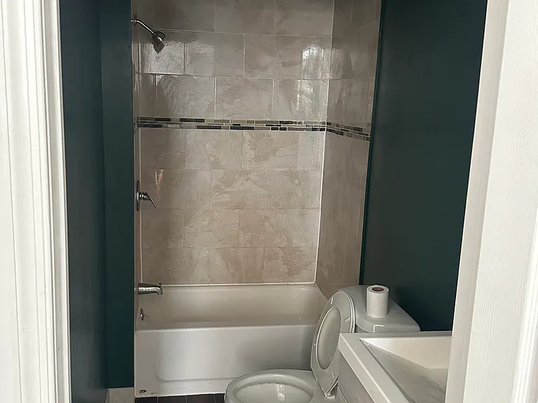 1033 Chestnut St #2 — Photo 5