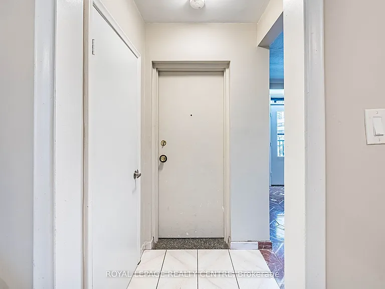 339 Sheppard Ave E #3 — Photo 4