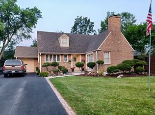 458 S Stratford Ave, Elmhurst, IL