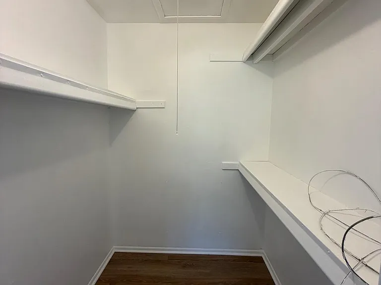716 Woodhollow Dr — Photo 16