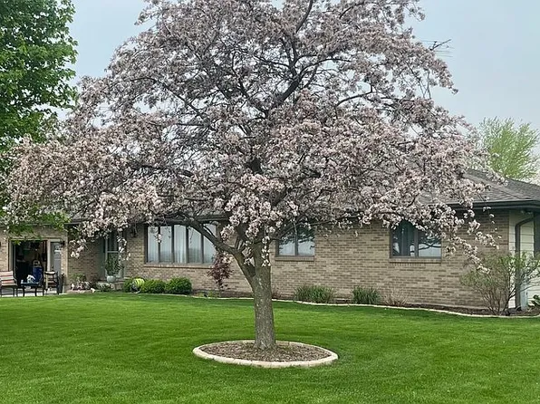 240 S Canal St, Lisbon, IL 60541