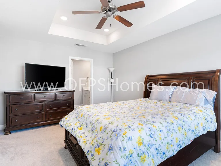 319 Carmel Dr #4 — Photo 18