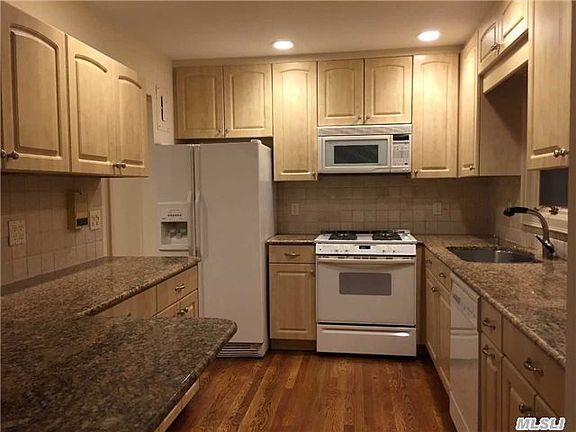 3rd image of 22507 59th Ave #1