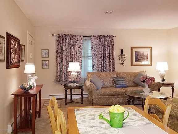 3rd image of 42J Cambridge Ct #200J