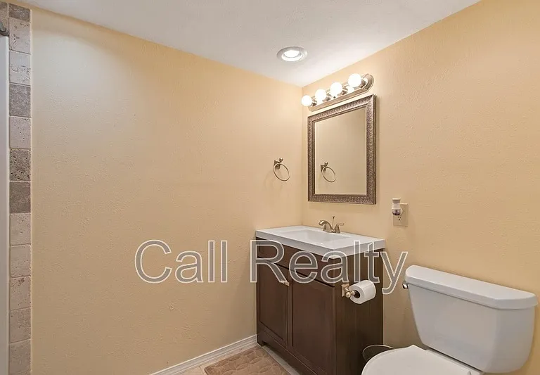 1117 E 33rd Ave — Photo 20