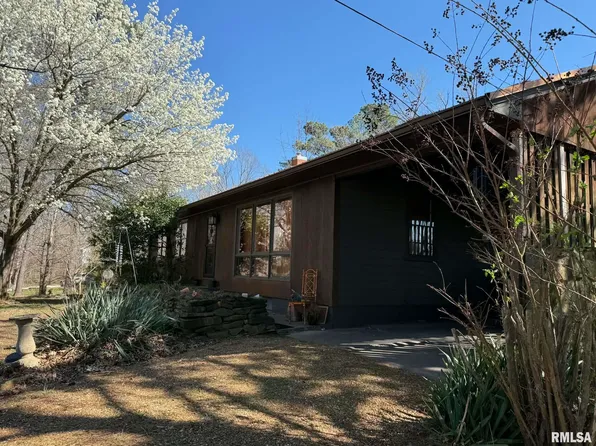 834 E Pleasant Hill Rd, Carbondale, IL 62902