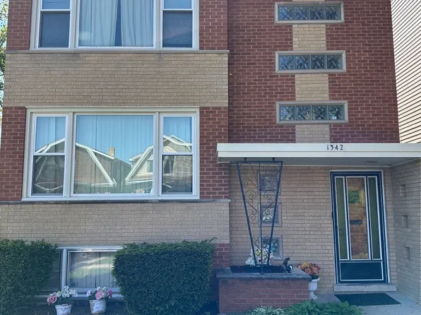 1342 Clinton Ave, Berwyn, IL 60402