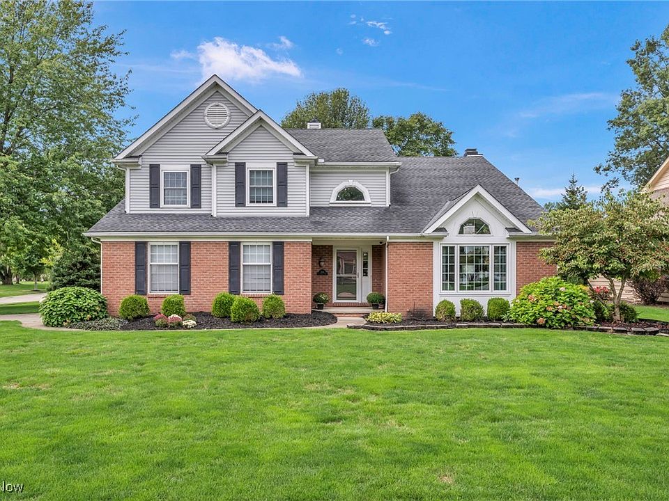 1st image of 366 Long Pointe Dr