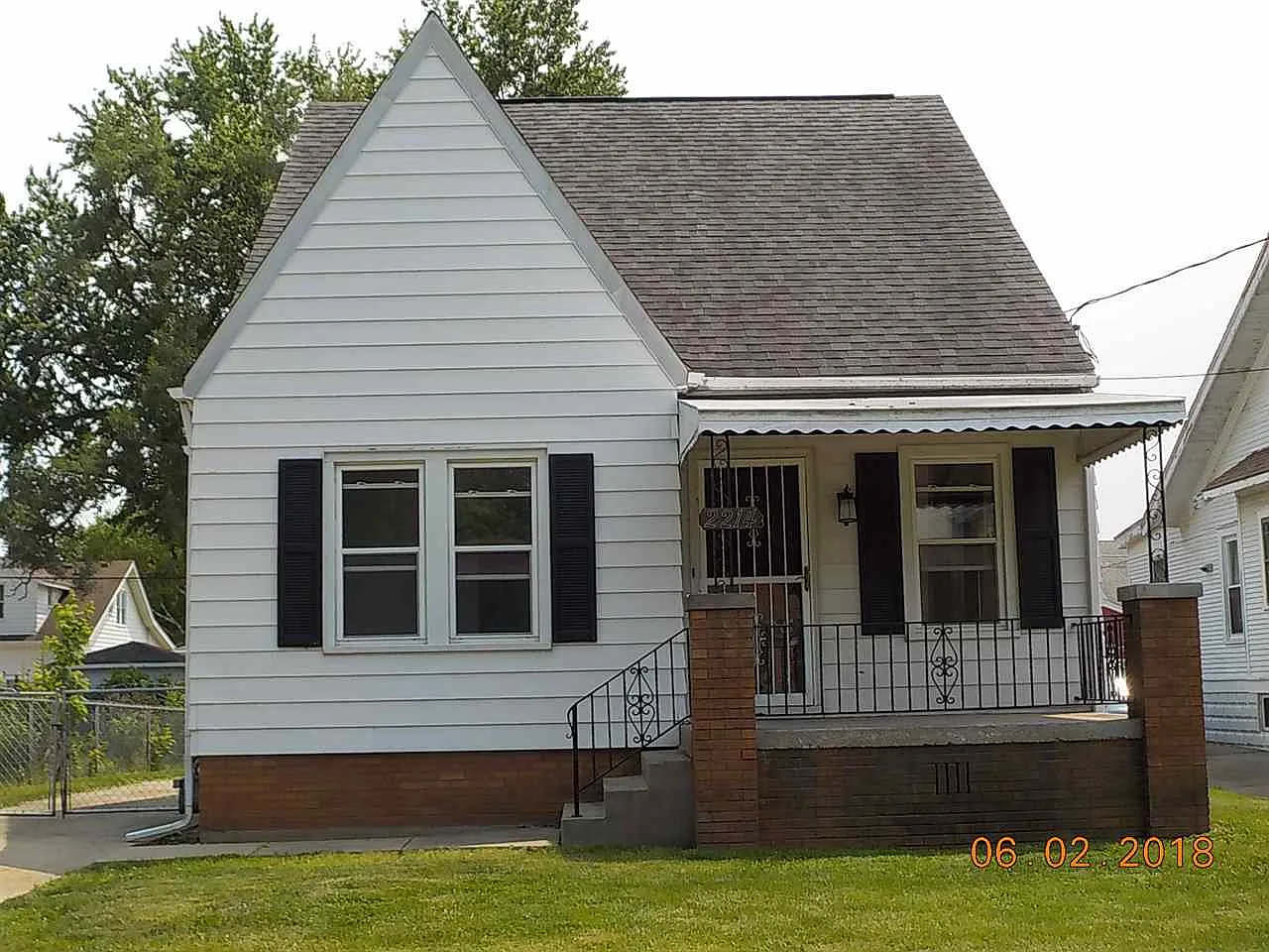 2214 W Laura Ave photo 1