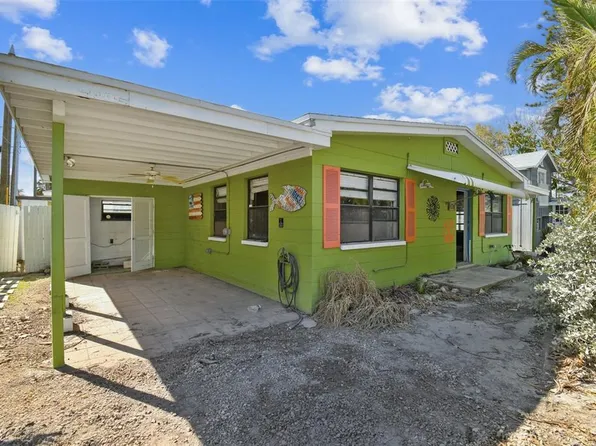 121 86th Ter, Treasure Island, FL 33706