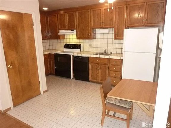 5th image of 106 Vernon St