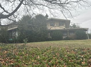 466 Country Club Rd, York, PA 17403