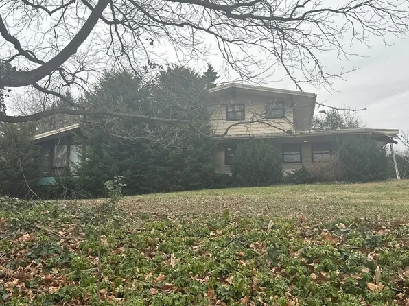 466 Country Club Rd, York, PA 17403