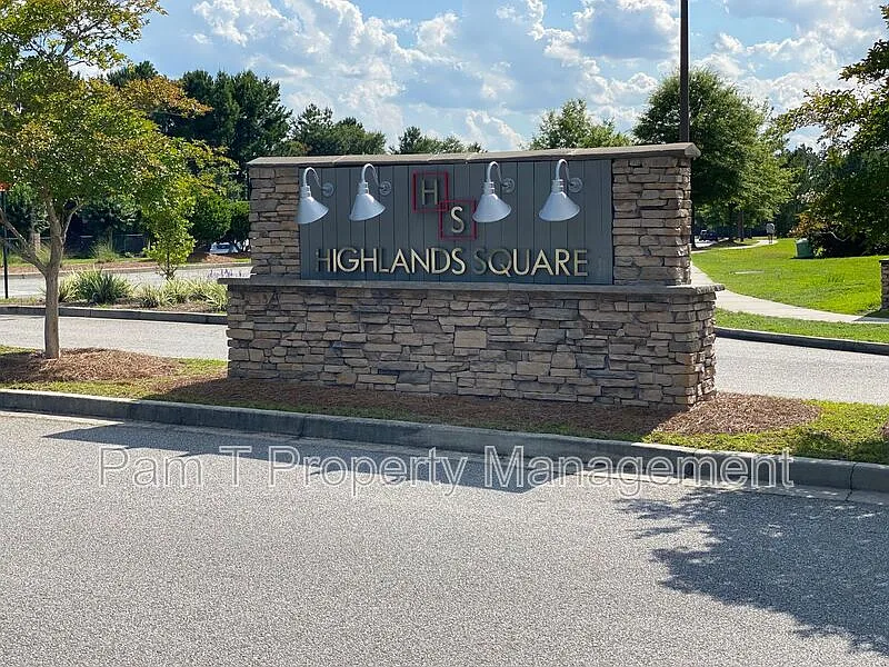 5 bed, 3.5 bath, 2721 sqft, $2,759 — Photo 2