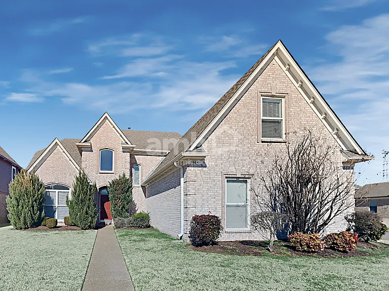 9664 Woodland Creek Ln — Photo 1