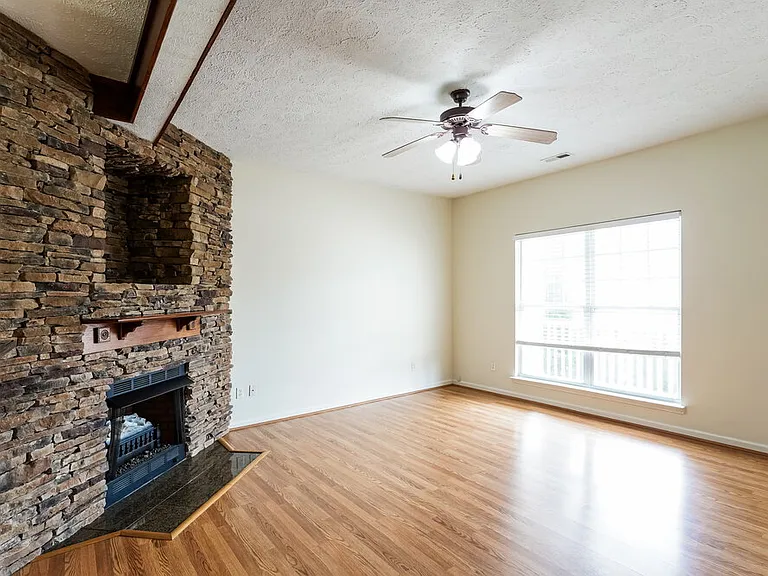 7212 Legacy Dr — Photo 4