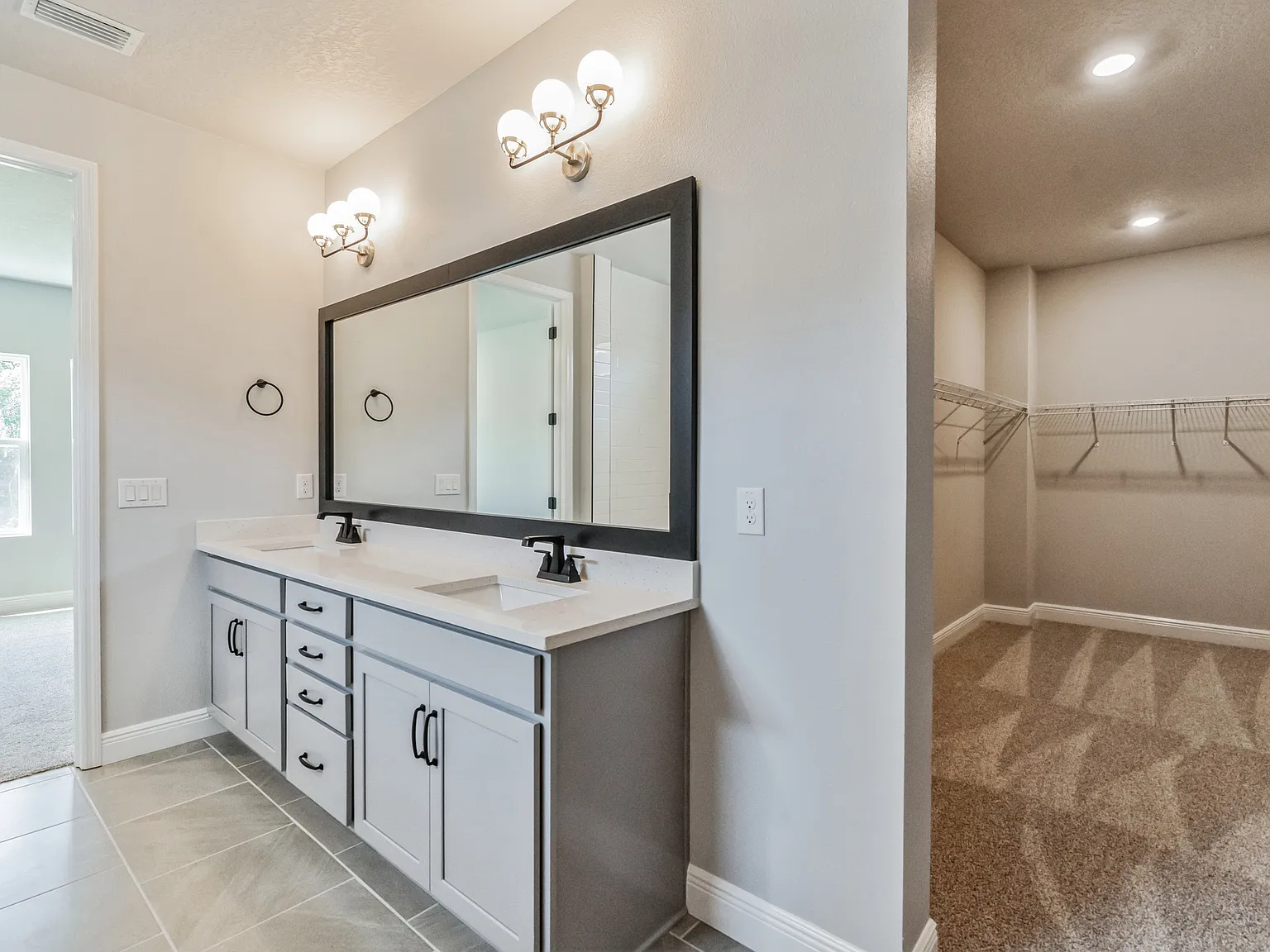 3 bed, 2285 sqft, $2,950 — Photo 4