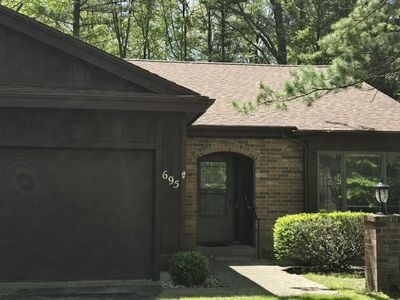 695 Oakway Dr, Norton Shores, MI, 49441