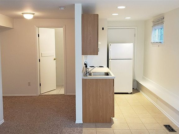5th image of 1 Old Town Ln