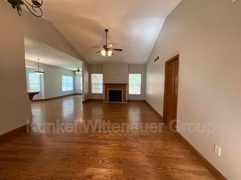 2 bed, 2.0 bath, 1400 sqft, $1,595 — Photo 4