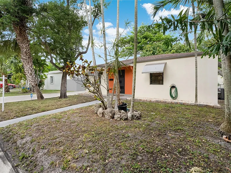 6531 SW 57th Pl — Photo 1