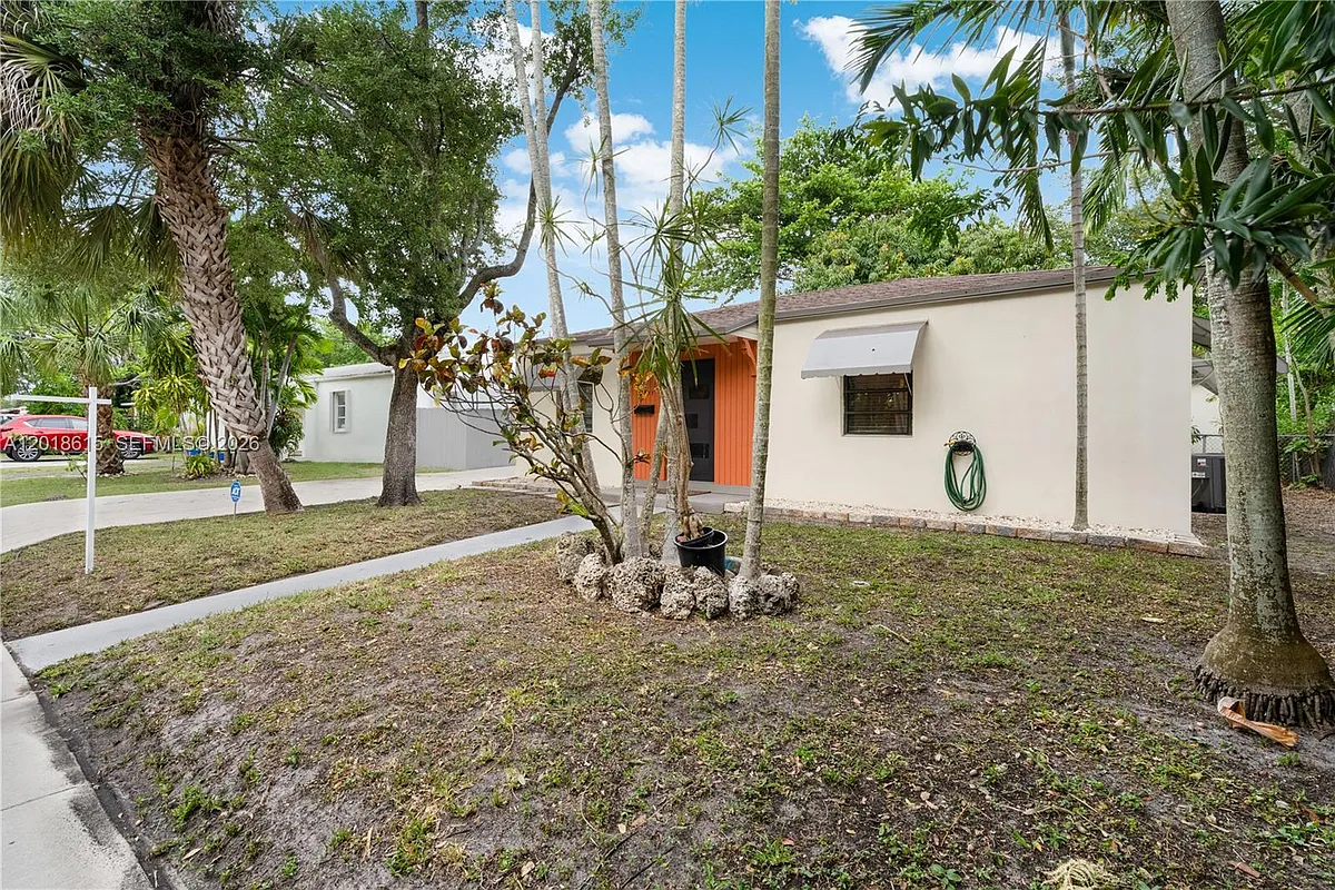 Building Photo - 6531 SW 57th Pl