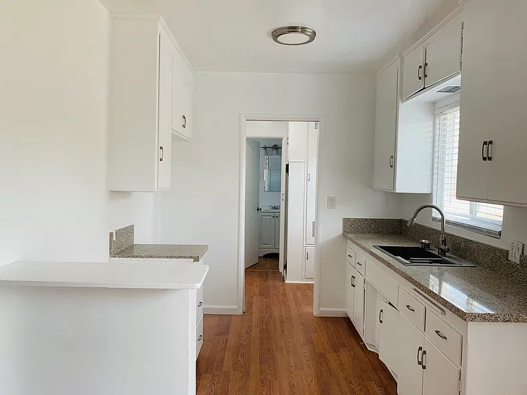11828 Eucalyptus Ave #D — Photo 3