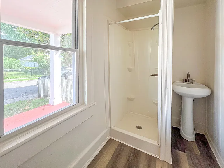 1005 Maplewood Ave — Photo 19