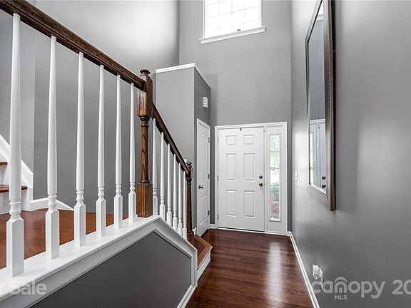 3rd image of 13901 Sunrise View Dr