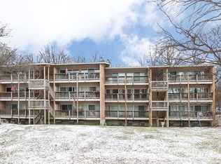 5882 Forest View Rd APT D, Lisle, IL 60532