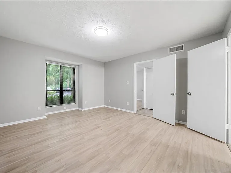 113 Tuxworth Cir — Photo 19