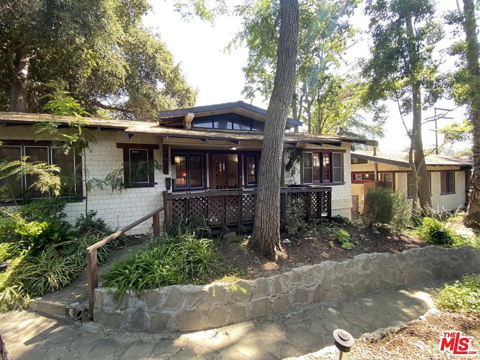 1st image of 692 S Grand Ave