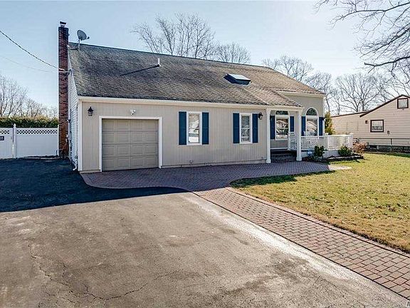 3rd image of 14 Allanwood Dr