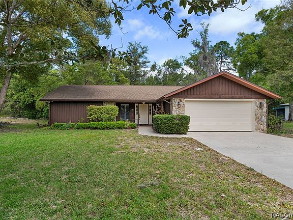 2nd image of 10 Sycamore Cir