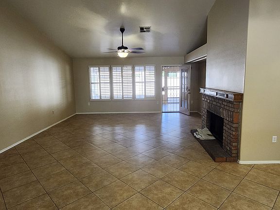 5th image of 1337 E Tremaine Ave