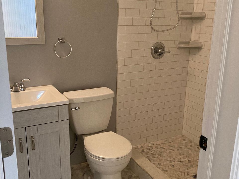 2nd image of 11 Lafayette Ave
