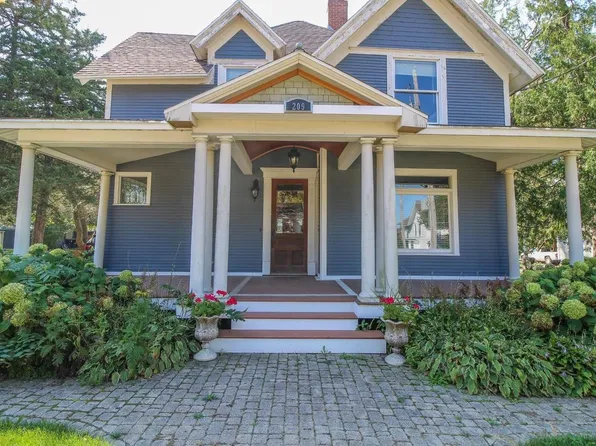 209 East Main Street, Cambridge, WI 53523