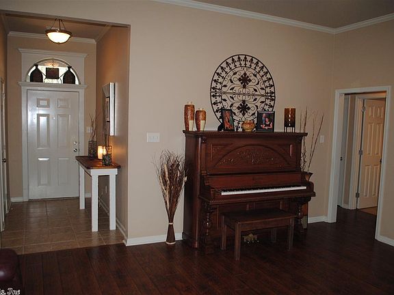 5th image of 5807 Heritage Heights Dr