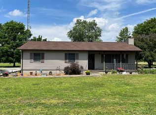 7668 Labrador Ln, Carbondale, IL 62902