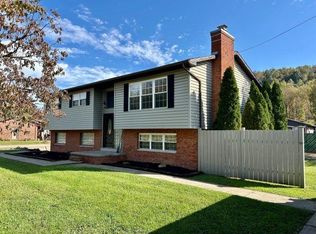 1 Dalvona Ct, Huntington, WV 25704