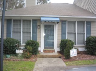 16 Forest Oaks Dr, Durham, NC 27705