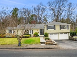 16 Shorewood Rd, Marblehead, MA 01945