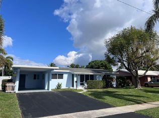 805 SE 16th Ct, Deerfield Beach, FL 33441