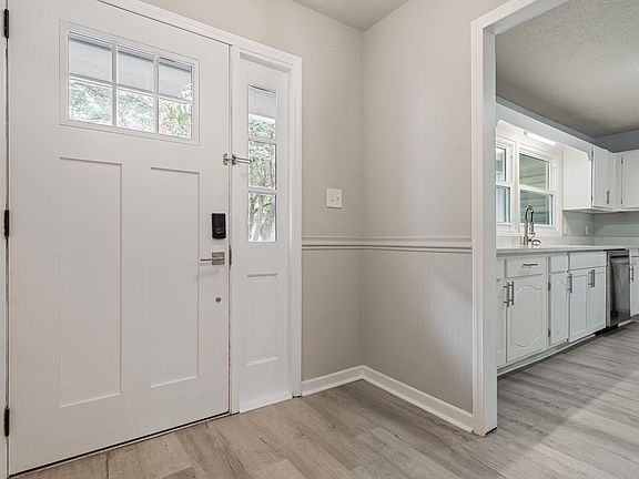 3rd image of 606 Cahaba Manor Ln