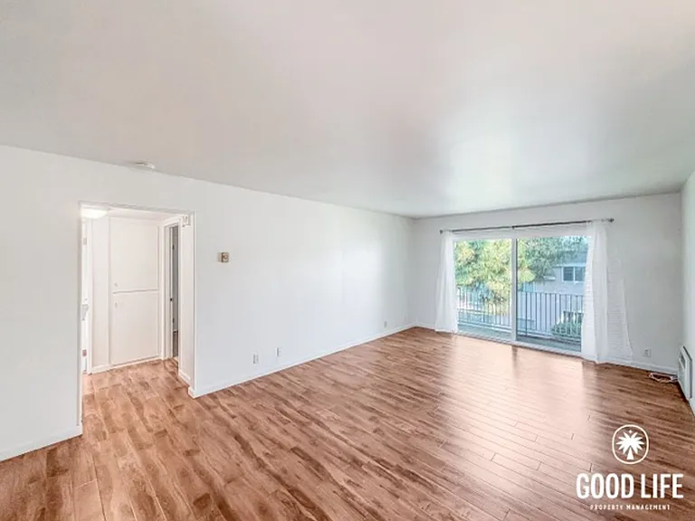 4540 Maple Ave #243 — Photo 4