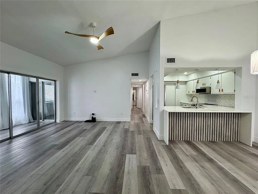 2 bed, 2.0 bath, 1227 sqft, $1,550 — Photo 4